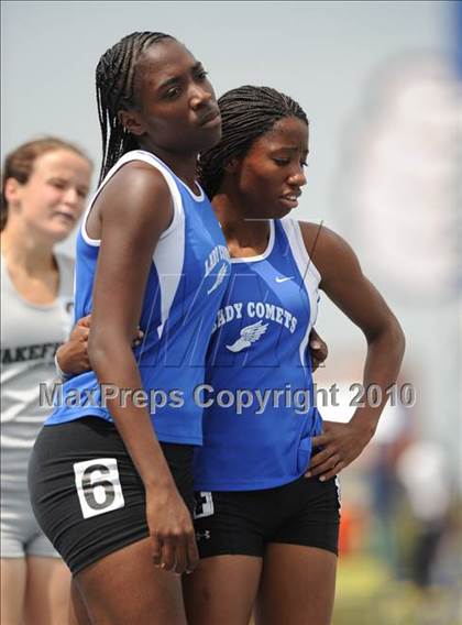 Thumbnail 2 in NCHSAA 4A Track and Field Championships photogallery.