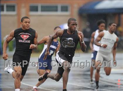 Thumbnail 2 in NCHSAA 4A Track and Field Championships photogallery.