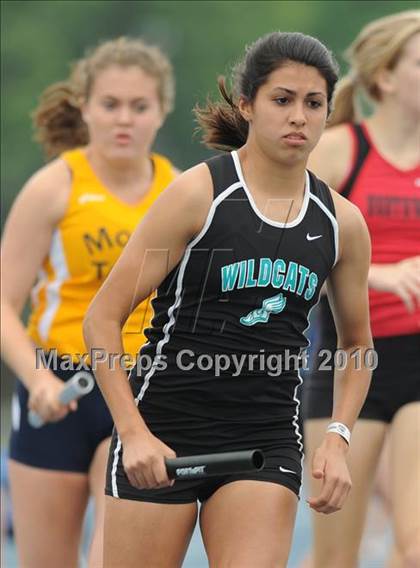 Thumbnail 2 in NCHSAA 4A Track and Field Championships photogallery.