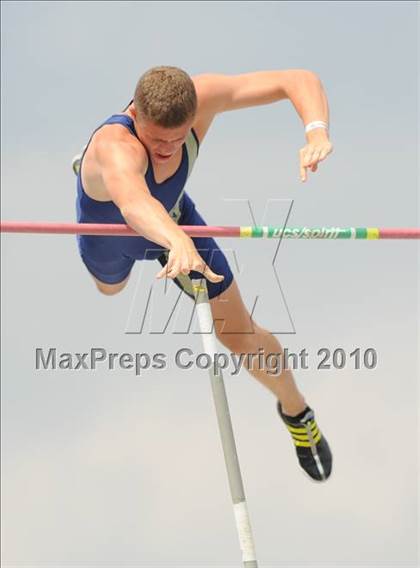 Thumbnail 3 in NCHSAA 4A Track and Field Championships photogallery.