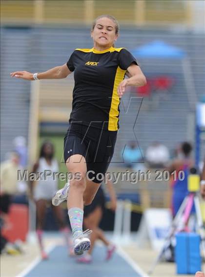 Thumbnail 2 in NCHSAA 4A Track and Field Championships photogallery.