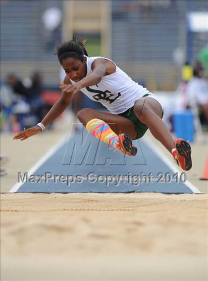 Thumbnail 3 in NCHSAA 4A Track and Field Championships photogallery.