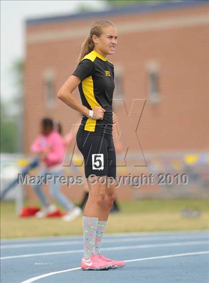 Thumbnail 3 in NCHSAA 4A Track and Field Championships photogallery.
