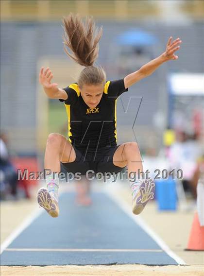 Thumbnail 3 in NCHSAA 4A Track and Field Championships photogallery.