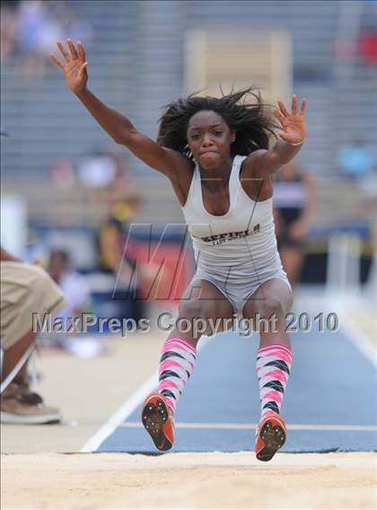 Thumbnail 1 in NCHSAA 4A Track and Field Championships photogallery.