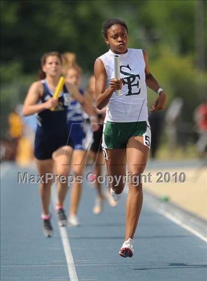 Thumbnail 3 in NCHSAA 4A Track and Field Championships photogallery.