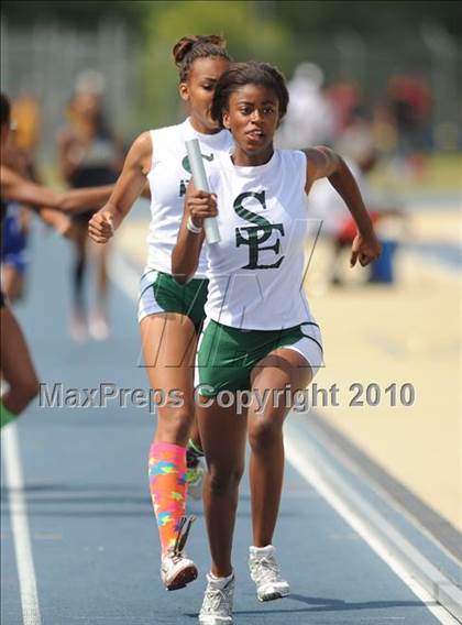 Thumbnail 1 in NCHSAA 4A Track and Field Championships photogallery.