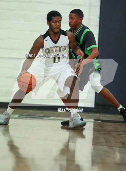 Thumbnail 1 in Calabasas vs Dorsey (West Valley Thanksgiving Tip-Off Classic) photogallery.
