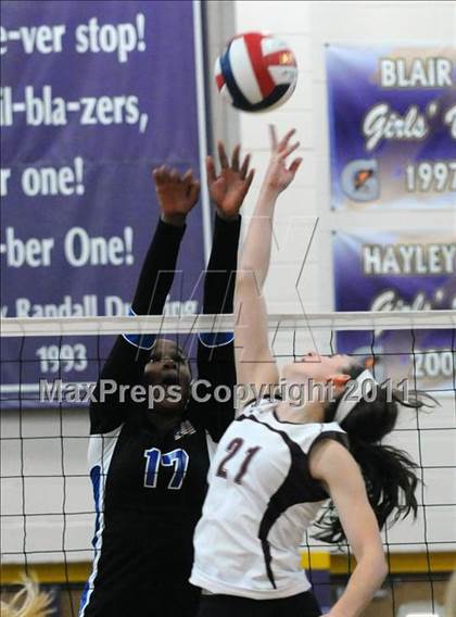Thumbnail 2 in Los Alamitos vs. Assumption (Durango Fall Classic) photogallery.