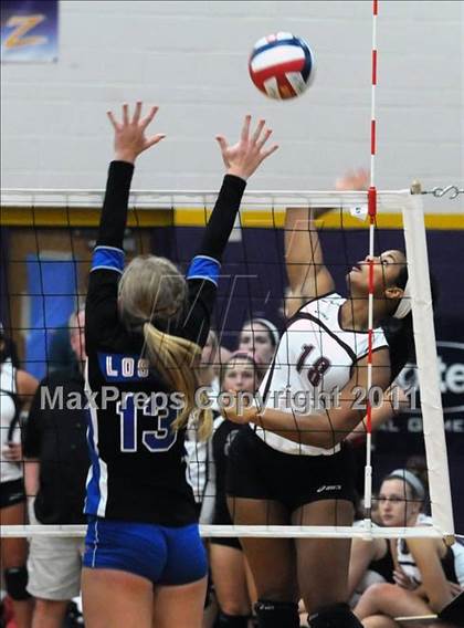 Thumbnail 1 in Los Alamitos vs. Assumption (Durango Fall Classic) photogallery.