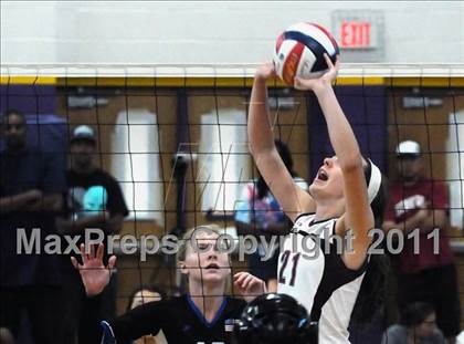 Thumbnail 1 in Los Alamitos vs. Assumption (Durango Fall Classic) photogallery.