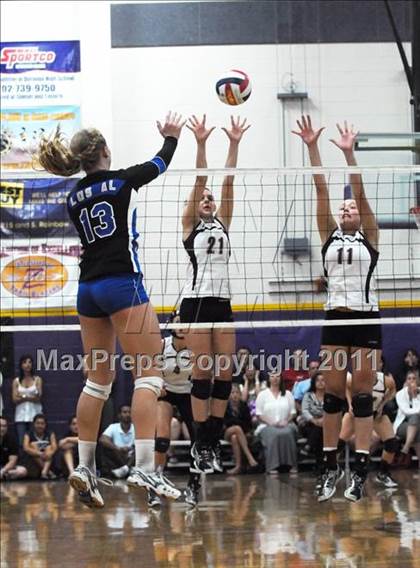 Thumbnail 2 in Los Alamitos vs. Assumption (Durango Fall Classic) photogallery.