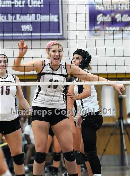 Thumbnail 1 in Los Alamitos vs. Assumption (Durango Fall Classic) photogallery.
