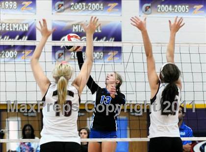 Thumbnail 1 in Los Alamitos vs. Assumption (Durango Fall Classic) photogallery.