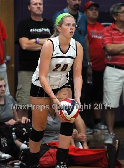 Thumbnail 3 in Los Alamitos vs. Assumption (Durango Fall Classic) photogallery.