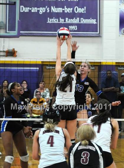 Thumbnail 3 in Los Alamitos vs. Assumption (Durango Fall Classic) photogallery.