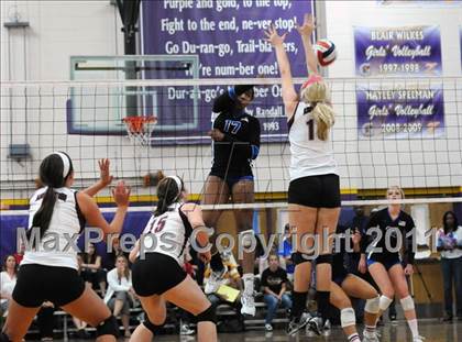 Thumbnail 1 in Los Alamitos vs. Assumption (Durango Fall Classic) photogallery.
