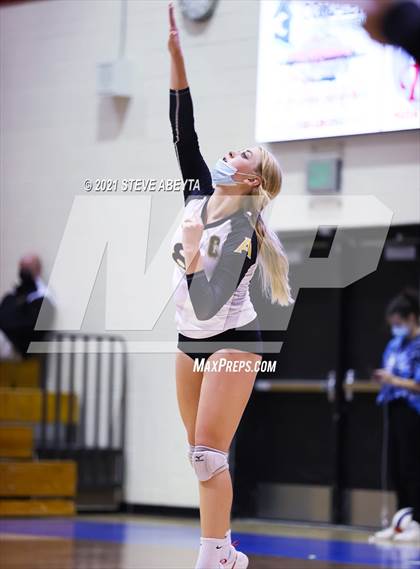 Thumbnail 3 in Arapahoe @ Grandview photogallery.
