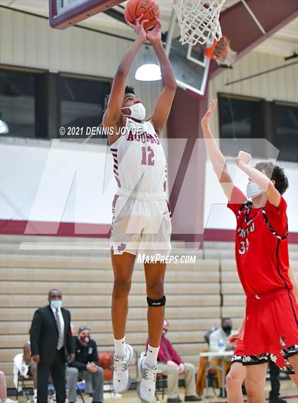 Thumbnail 2 in Penfield @ Aquinas Institute (Section V Class AA Semifinal) photogallery.