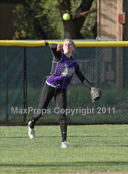 Thumbnail 3 in Foothill vs. Shasta (Shasta Tournament) photogallery.