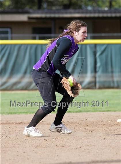 Thumbnail 2 in Foothill vs. Shasta (Shasta Tournament) photogallery.