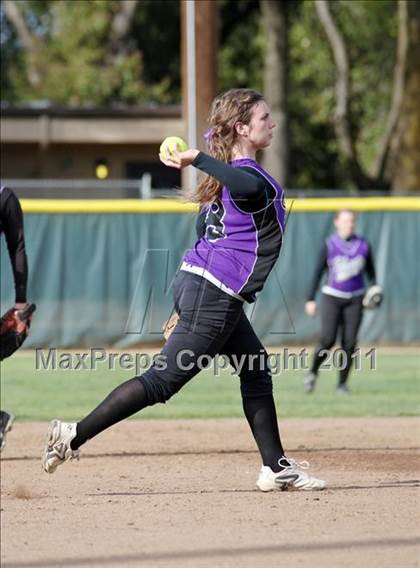 Thumbnail 2 in Foothill vs. Shasta (Shasta Tournament) photogallery.