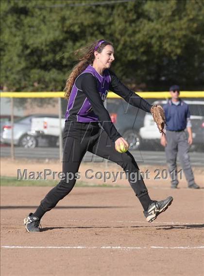Thumbnail 2 in Foothill vs. Shasta (Shasta Tournament) photogallery.