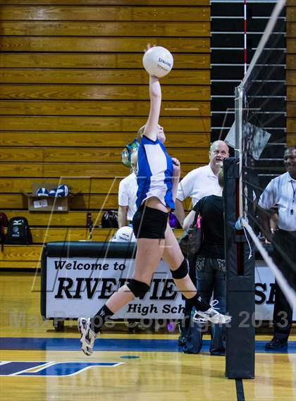 Thumbnail 2 in Newsome @ Riverview photogallery.