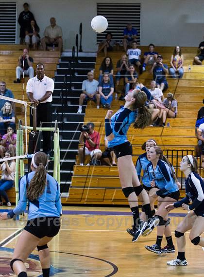 Thumbnail 1 in Newsome @ Riverview photogallery.