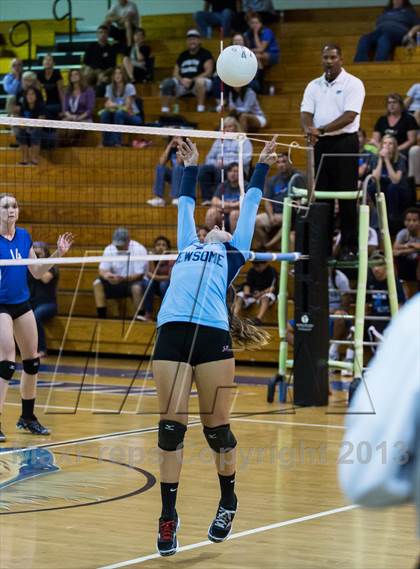 Thumbnail 2 in Newsome @ Riverview photogallery.