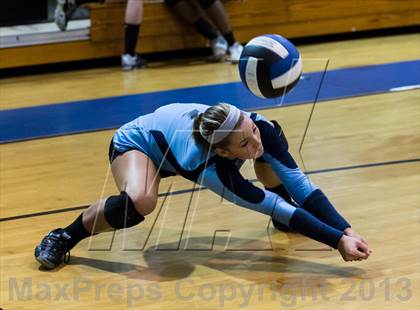 Thumbnail 1 in Newsome @ Riverview photogallery.