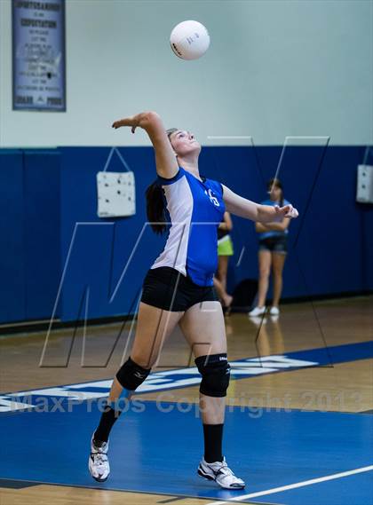 Thumbnail 1 in Newsome @ Riverview photogallery.
