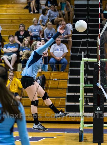 Thumbnail 2 in Newsome @ Riverview photogallery.