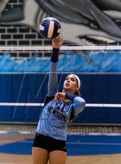 Thumbnail 2 in Newsome @ Riverview photogallery.