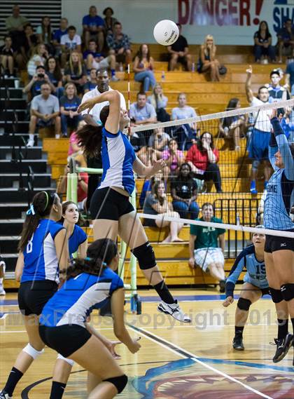 Thumbnail 1 in Newsome @ Riverview photogallery.
