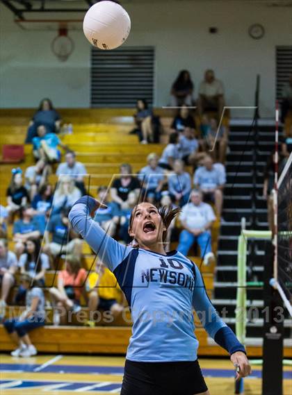 Thumbnail 3 in Newsome @ Riverview photogallery.