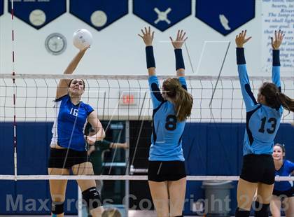 Thumbnail 3 in Newsome @ Riverview photogallery.