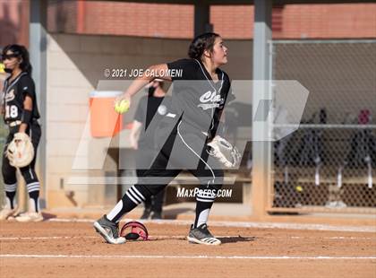 Thumbnail 3 in Churchill vs Clark photogallery.