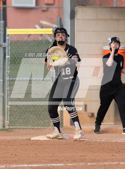 Thumbnail 3 in Churchill vs Clark photogallery.