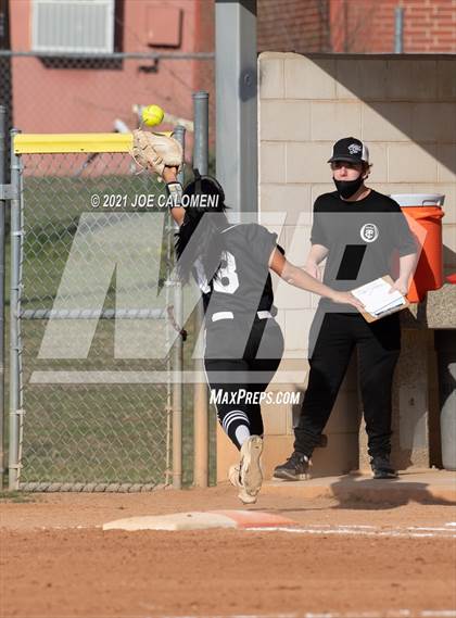 Thumbnail 1 in Churchill vs Clark photogallery.