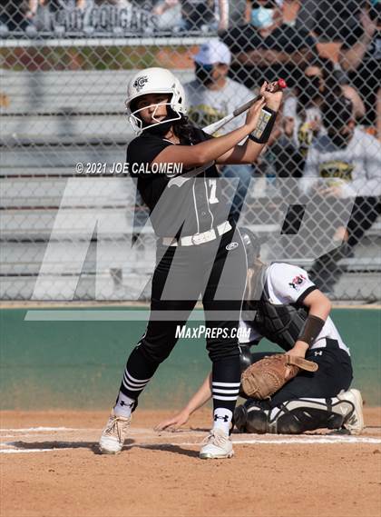 Thumbnail 3 in Churchill vs Clark photogallery.