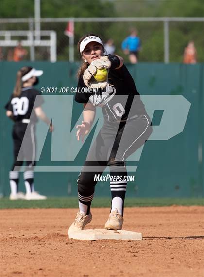 Thumbnail 2 in Churchill vs Clark photogallery.