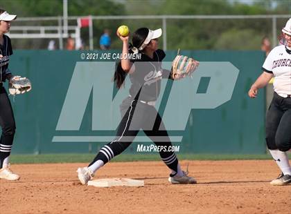 Thumbnail 3 in Churchill vs Clark photogallery.