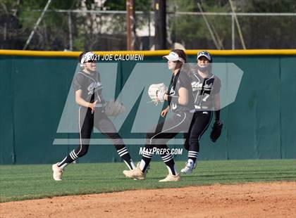 Thumbnail 3 in Churchill vs Clark photogallery.
