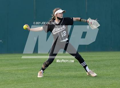 Thumbnail 3 in Churchill vs Clark photogallery.