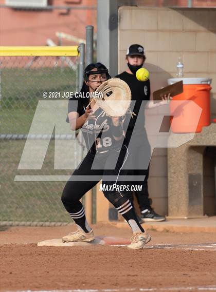 Thumbnail 3 in Churchill vs Clark photogallery.