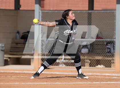 Thumbnail 3 in Churchill vs Clark photogallery.