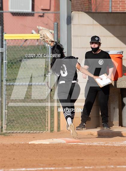 Thumbnail 3 in Churchill vs Clark photogallery.