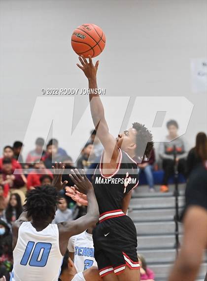 Thumbnail 3 in Sam Rayburn vs Terry (McDonald's Texas Invitational) photogallery.