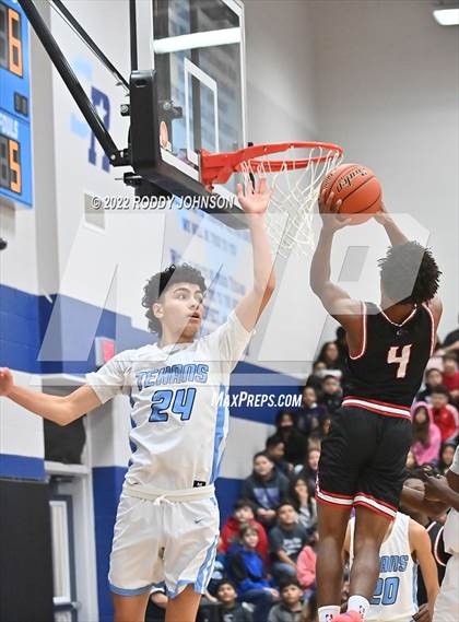 Thumbnail 3 in Sam Rayburn vs Terry (McDonald's Texas Invitational) photogallery.